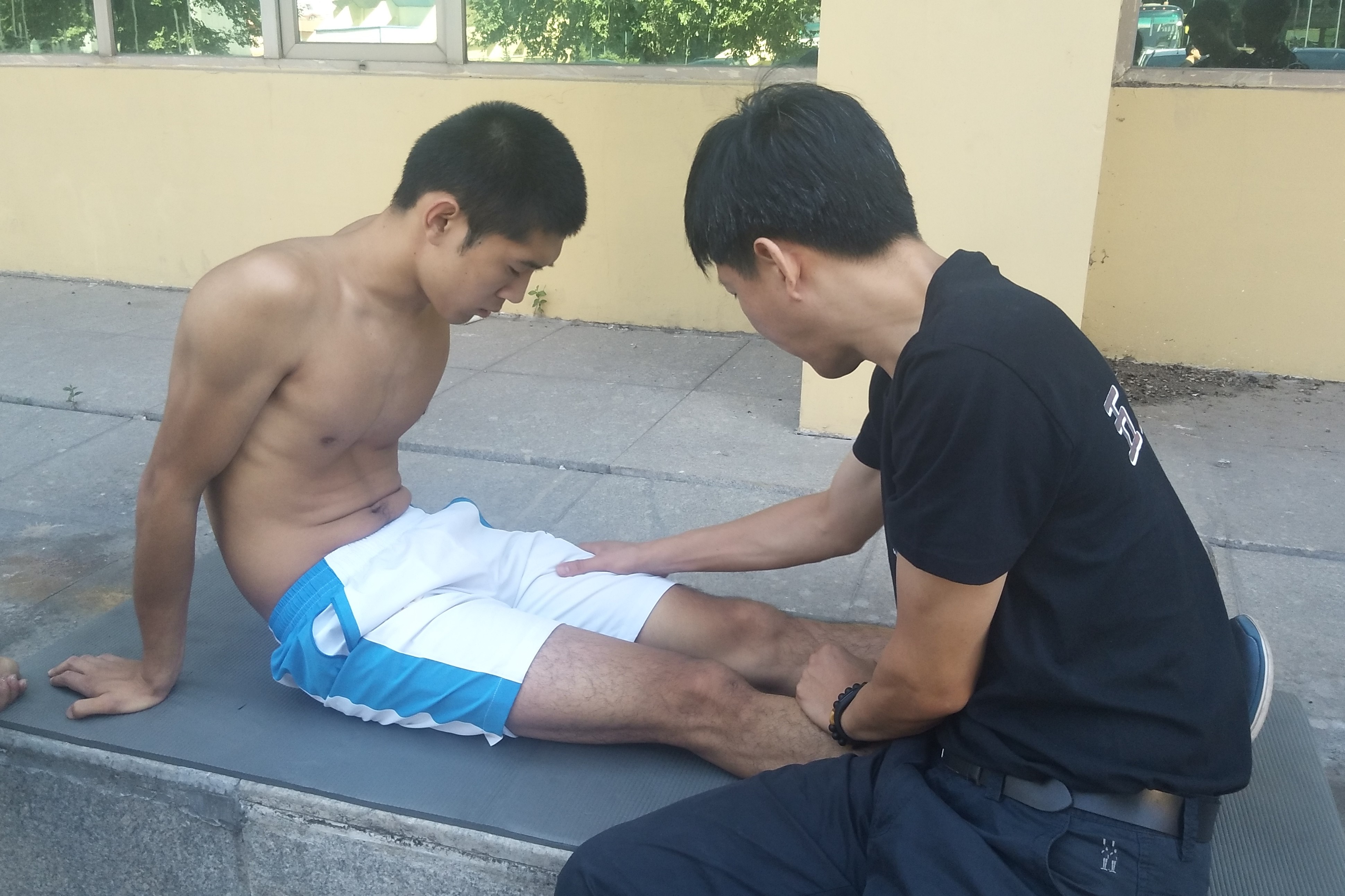 老哥俱乐部-老哥必备的交流社区