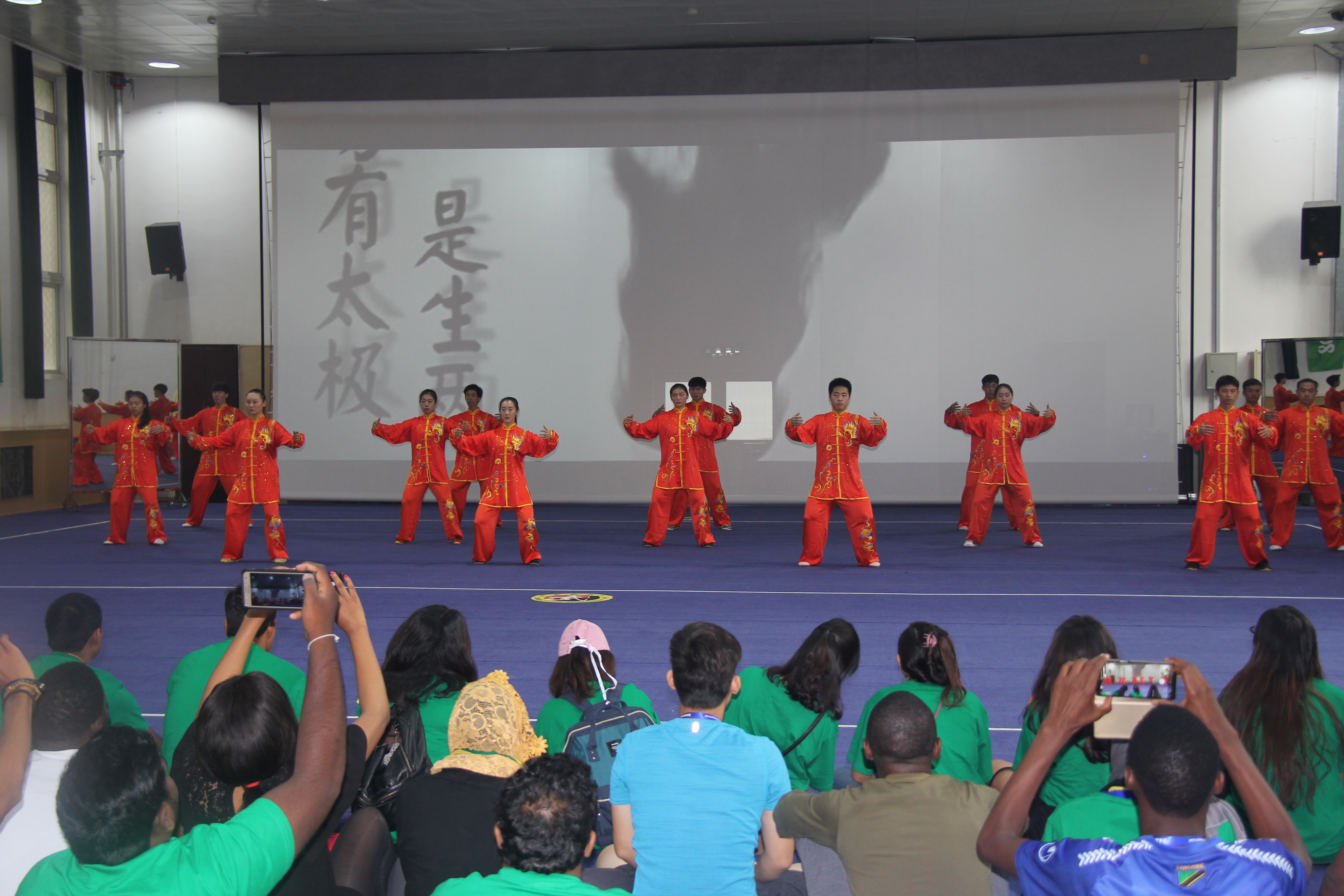 老哥俱乐部-老哥必备的交流社区