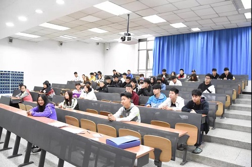 老哥俱乐部-老哥必备的交流社区