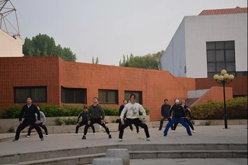 老哥俱乐部-老哥必备的交流社区