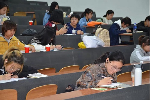 老哥俱乐部-老哥必备的交流社区