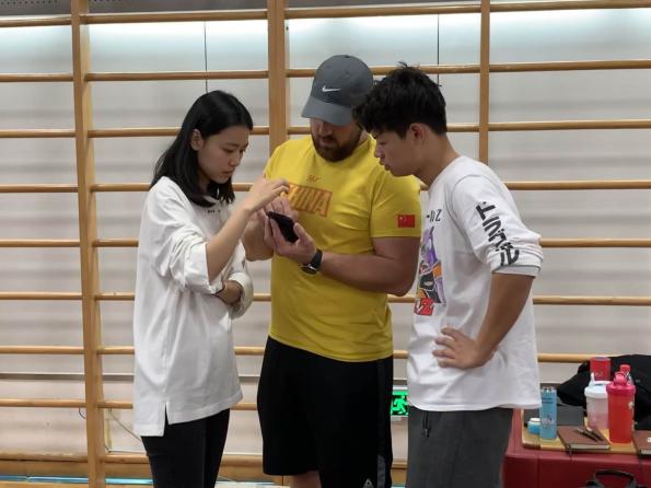 老哥俱乐部-老哥必备的交流社区