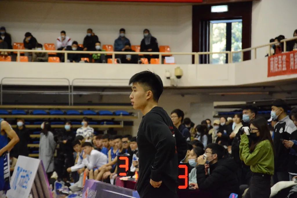 老哥俱乐部-老哥必备的交流社区