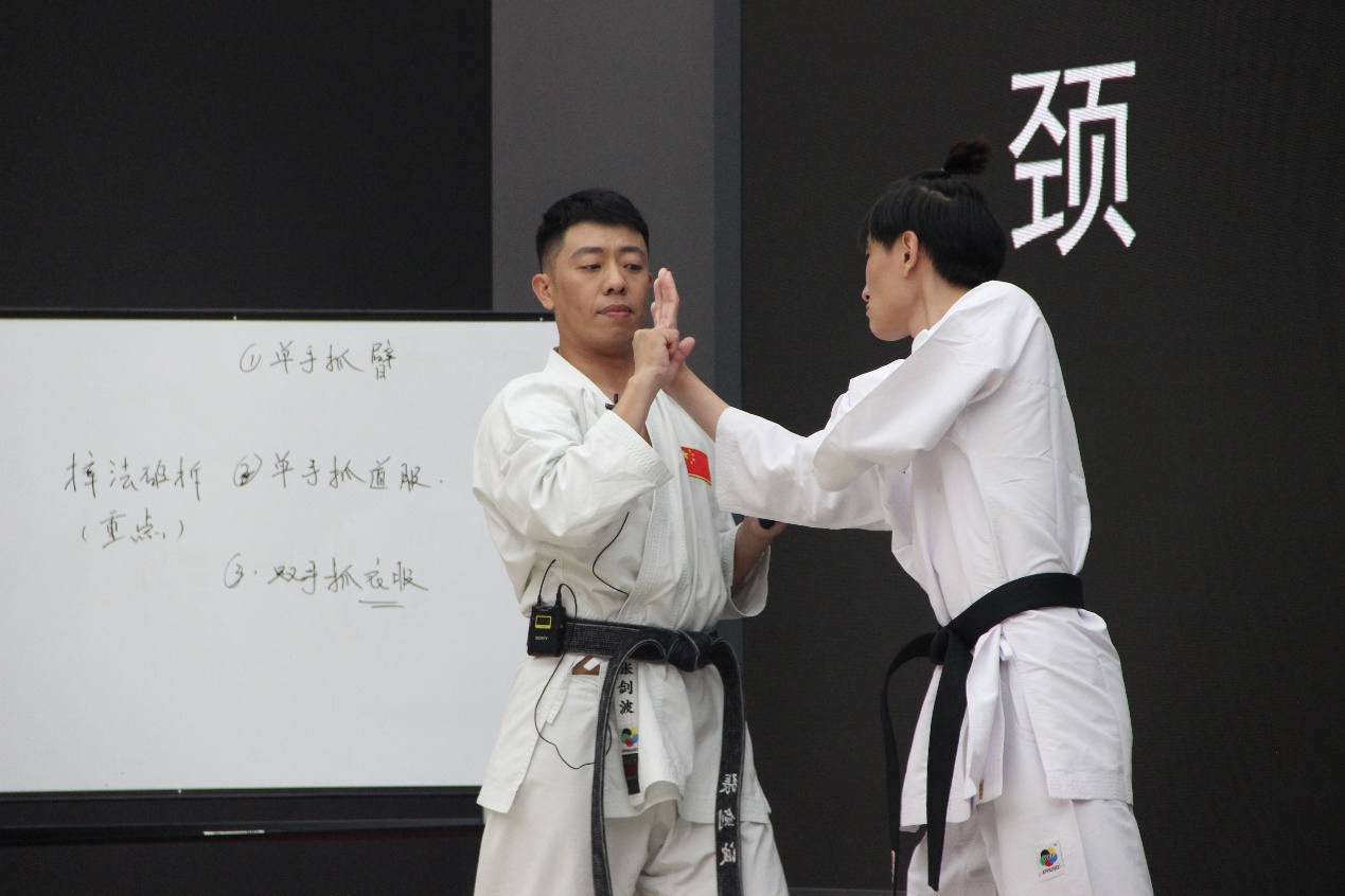 老哥俱乐部-老哥必备的交流社区