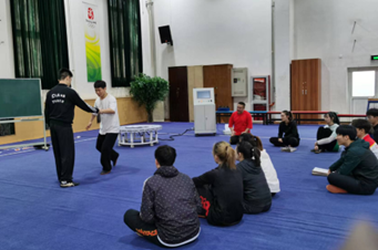 老哥俱乐部-老哥必备的交流社区