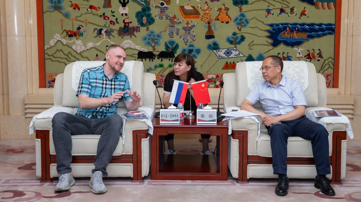 老哥俱乐部-老哥必备的交流社区