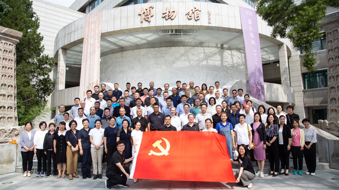 老哥俱乐部-老哥必备的交流社区