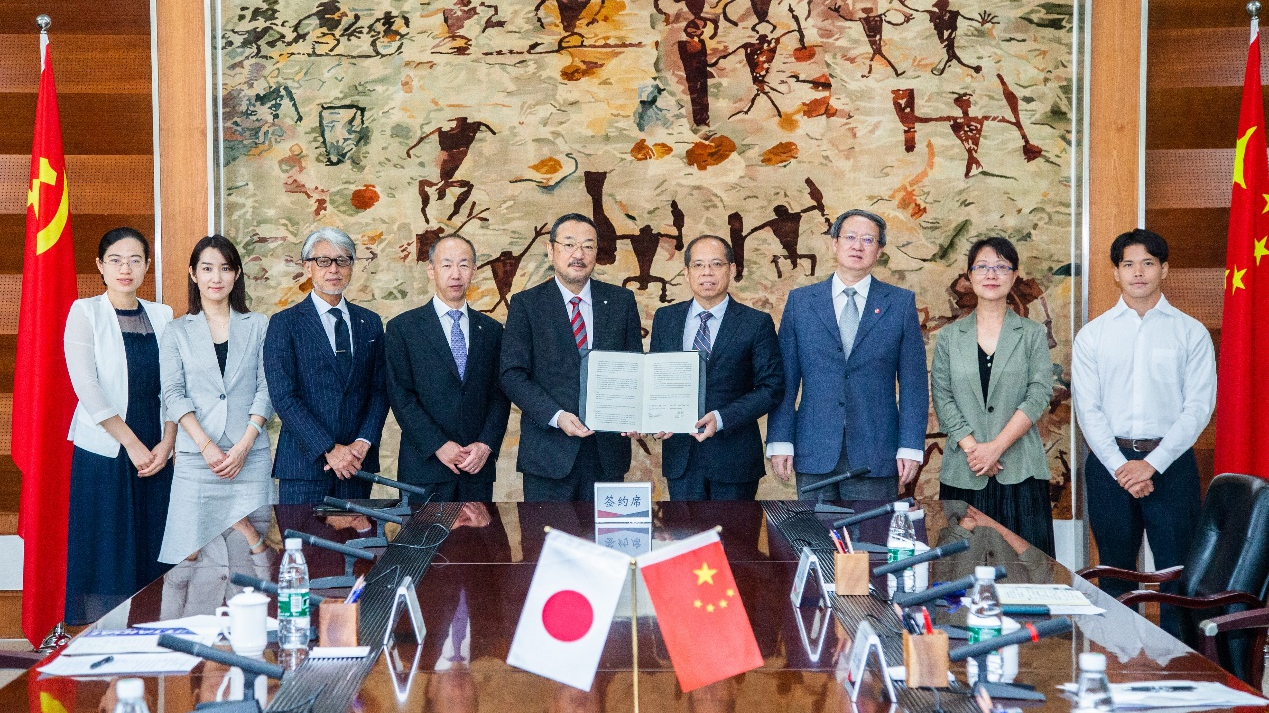 老哥俱乐部-老哥必备的交流社区