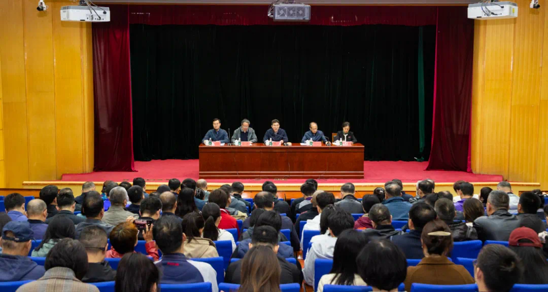 老哥俱乐部-老哥必备的互换社区