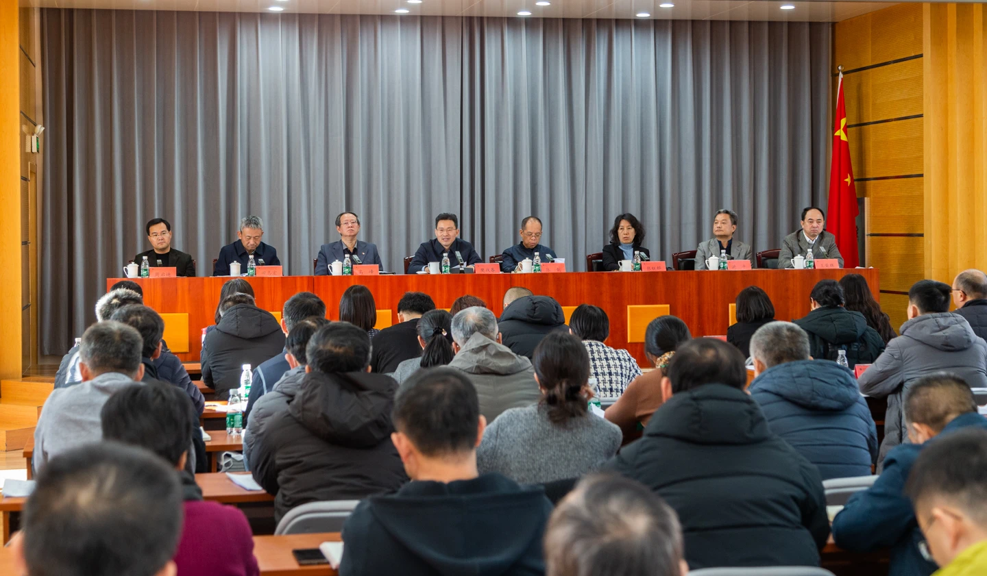 老哥俱乐部-老哥必备的互换社区