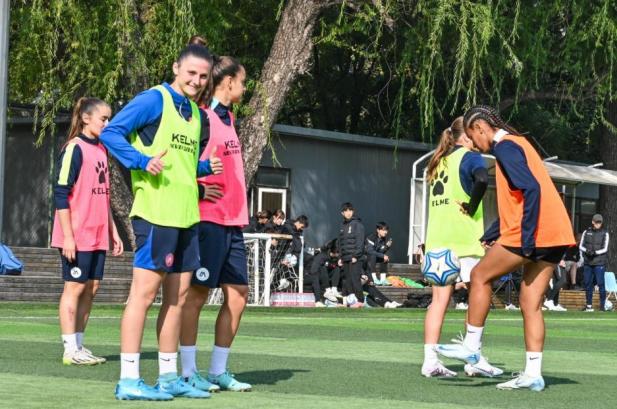 老哥俱乐部-老哥必备的互换社区