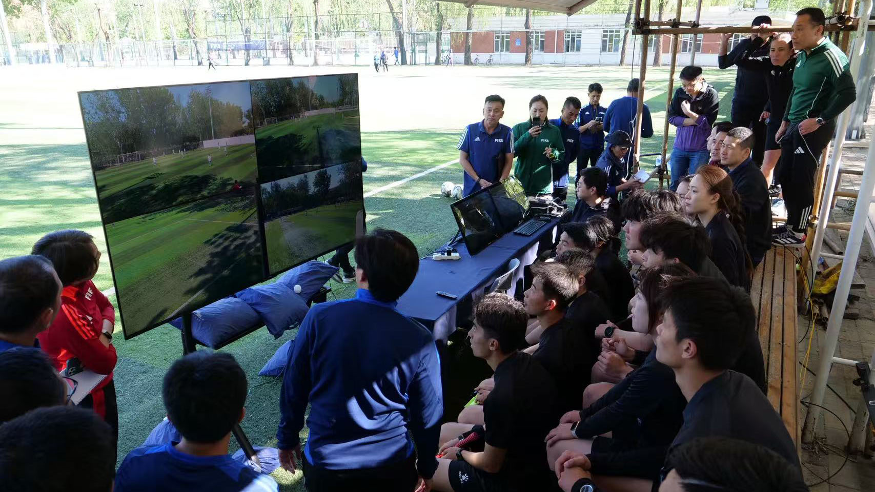 老哥俱乐部-老哥必备的互换社区