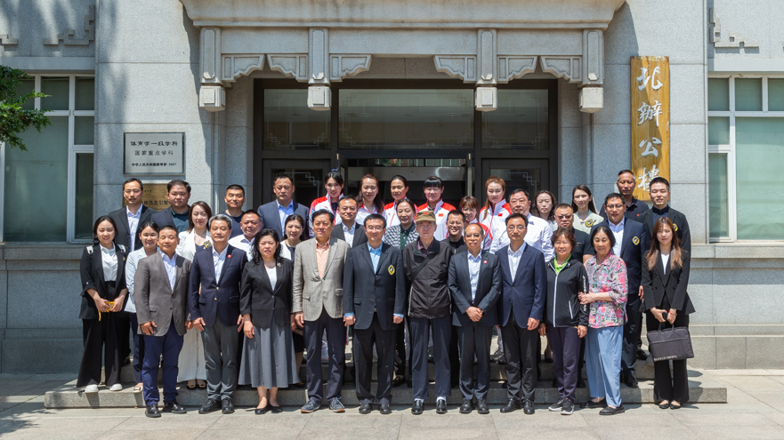 老哥俱乐部-老哥必备的互换社区