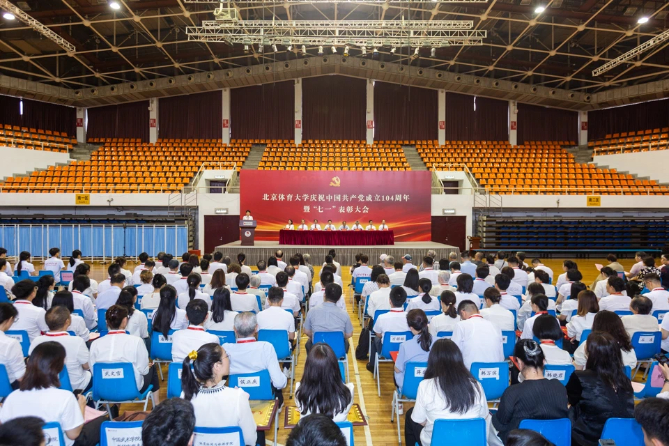 老哥俱乐部-老哥必备的互换社区