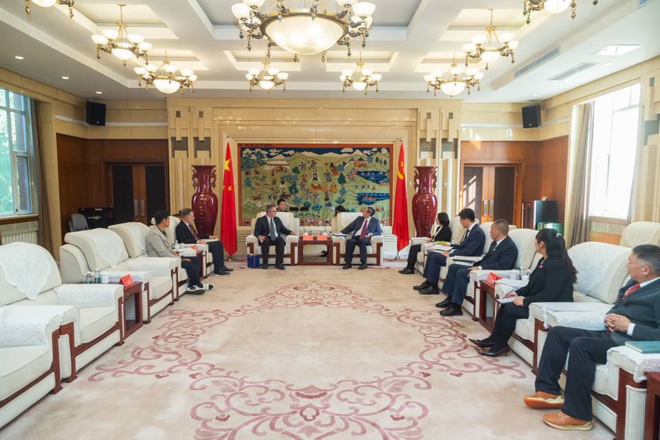 老哥俱乐部-老哥必备的互换社区