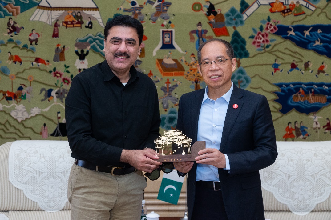 老哥俱乐部-老哥必备的互换社区